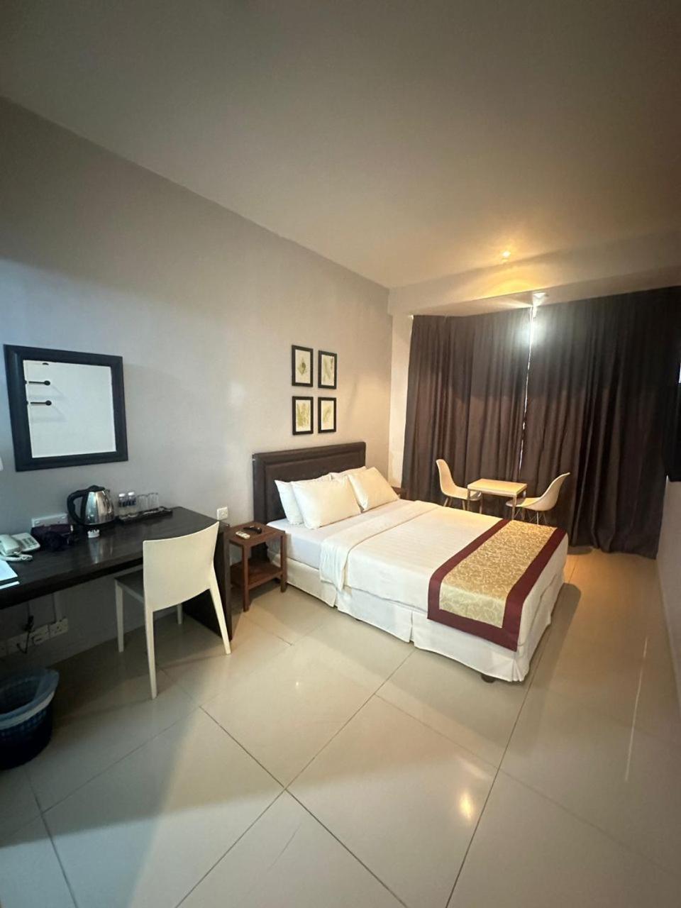 Kingsman Boutique Hotel Kota Kinabalu Exteriör bild